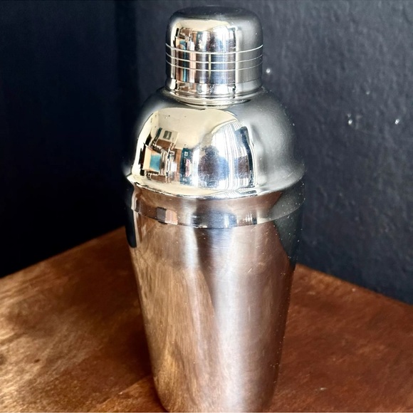 [SOLD] Rare SKYFALL IMAX Cocktail Martini Shaker Stainless- James Bond 007 Craig - Picture 5 of 7